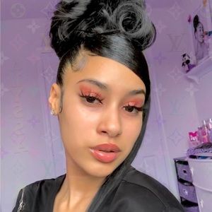 Meet your Posher, Ava